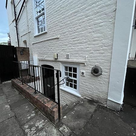 The Cozy Apartment Gloucester Exterior photo