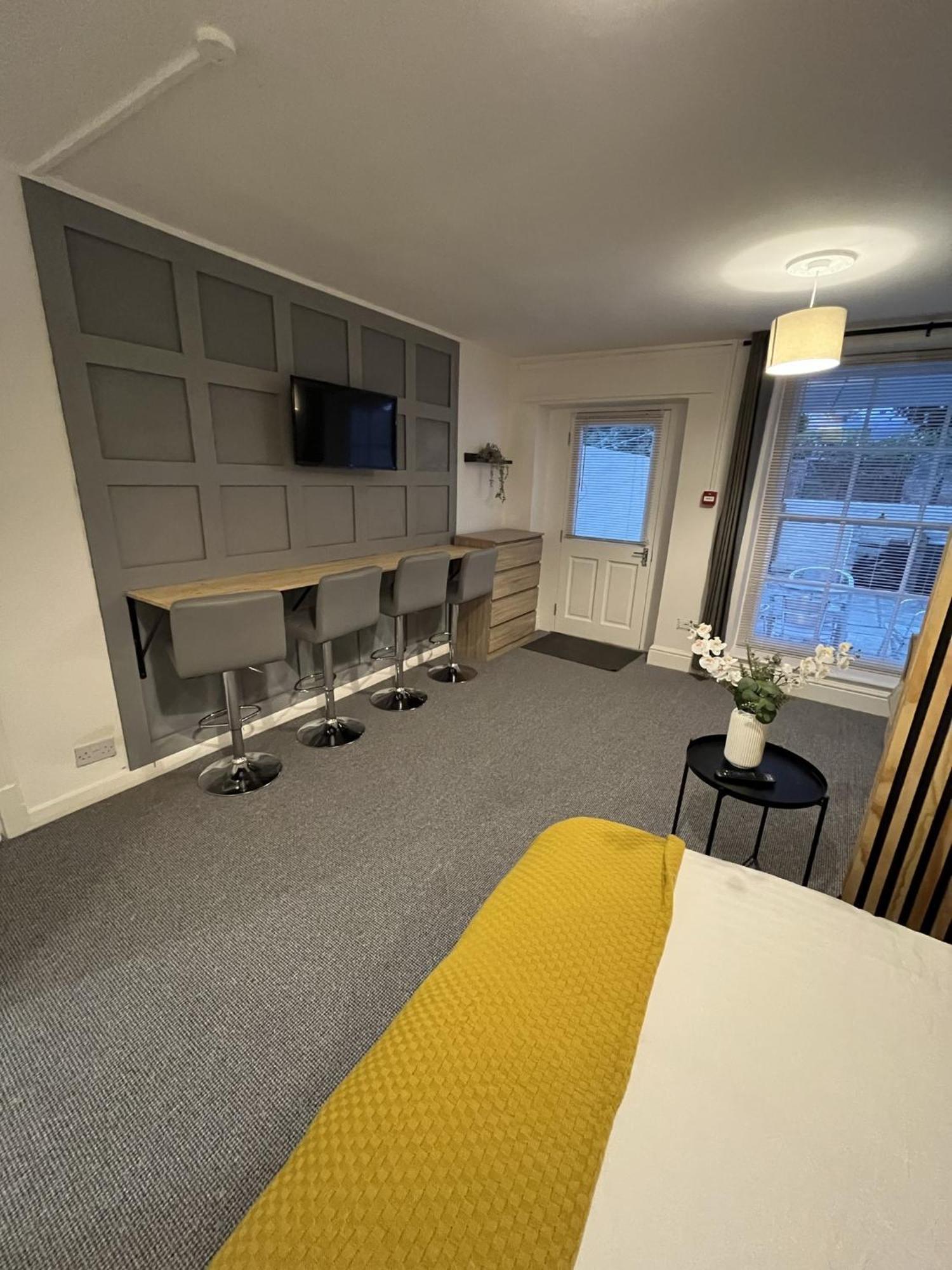 The Cozy Apartment Gloucester Room photo